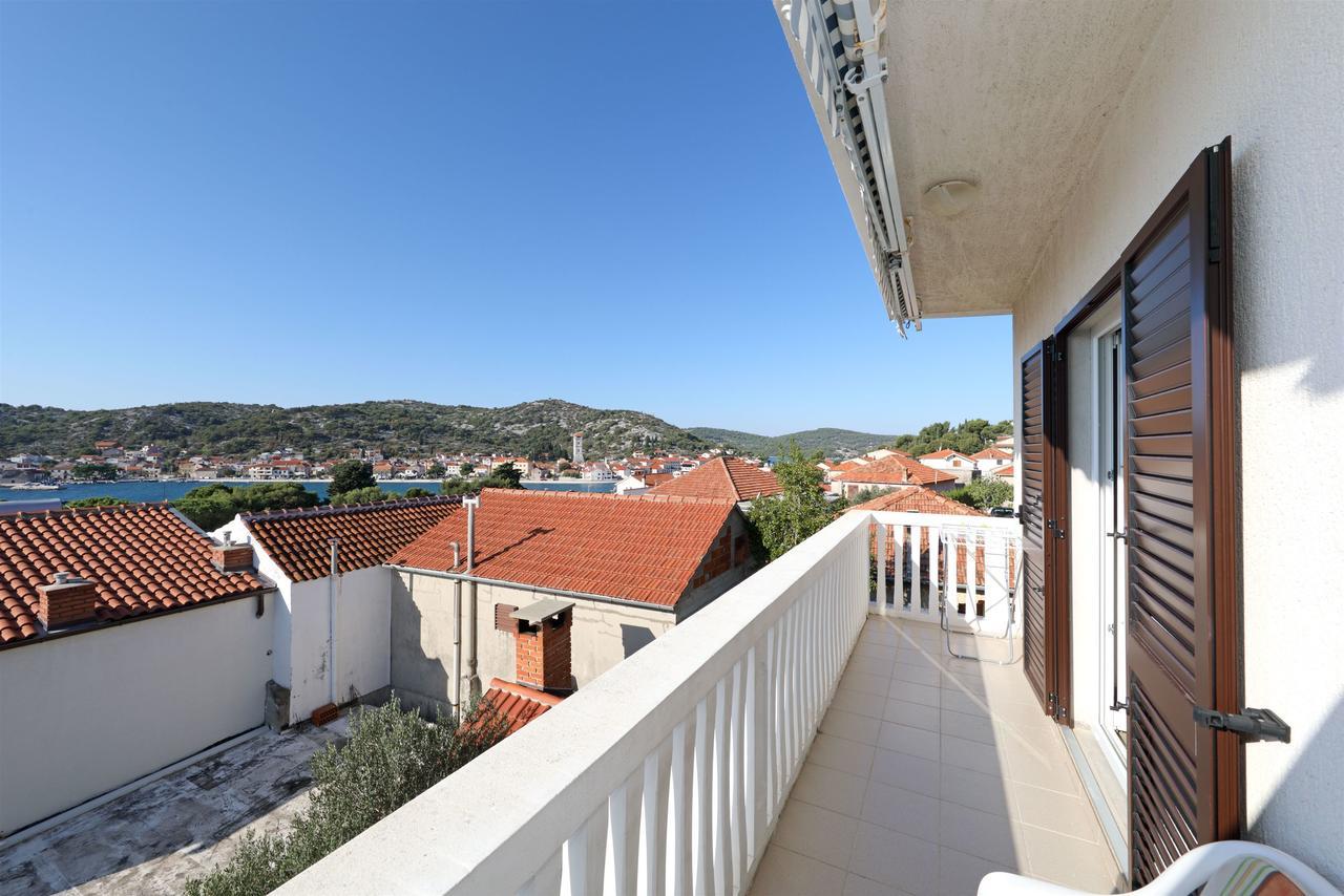 Apartments Snjezana Tisno Ngoại thất bức ảnh