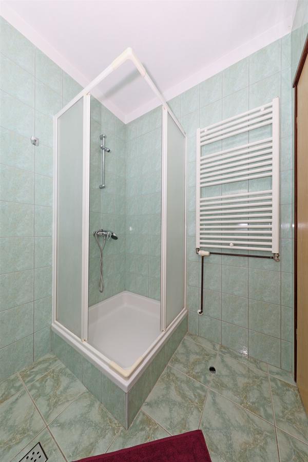 Apartments Snjezana Tisno Ngoại thất bức ảnh