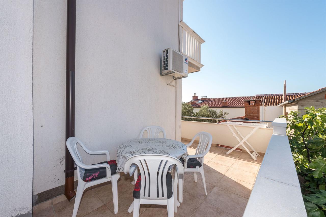 Apartments Snjezana Tisno Ngoại thất bức ảnh