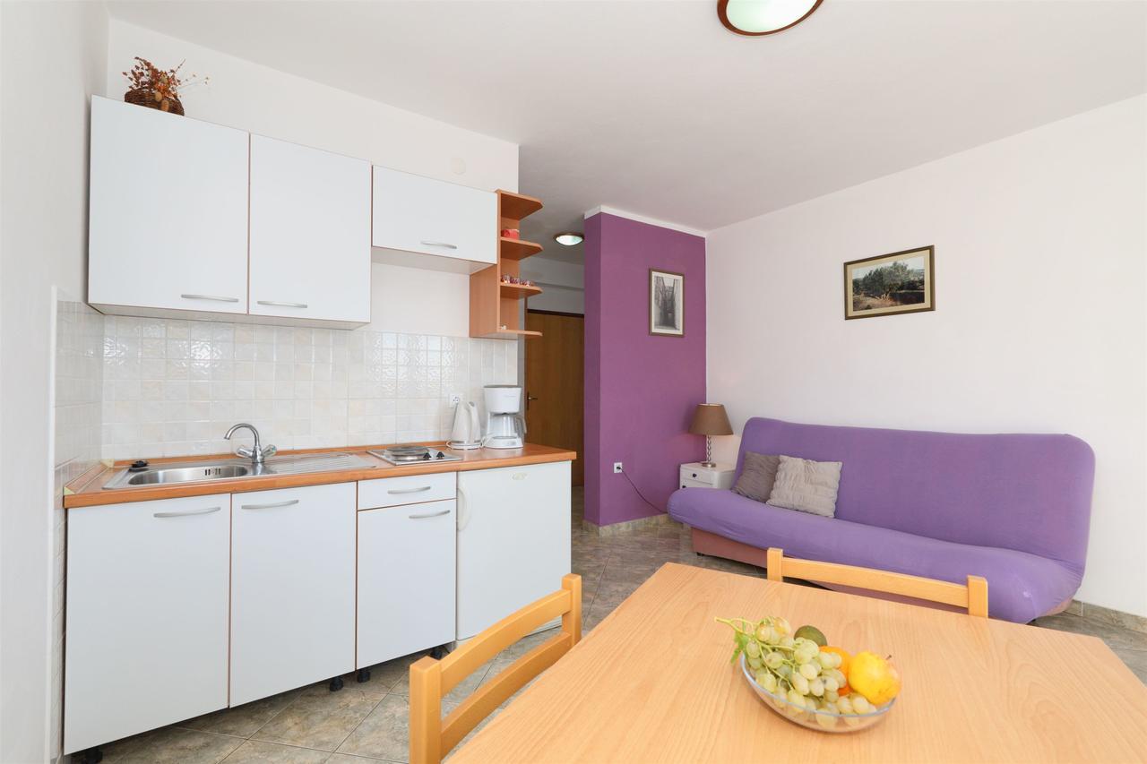 Apartments Snjezana Tisno Ngoại thất bức ảnh