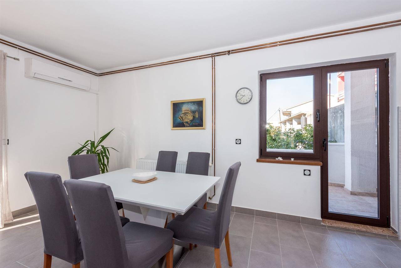 Apartments Snjezana Tisno Ngoại thất bức ảnh