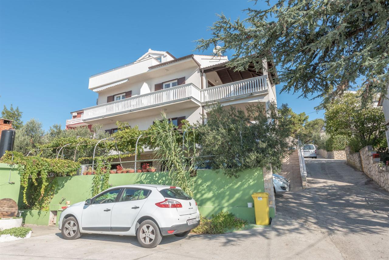 Apartments Snjezana Tisno Ngoại thất bức ảnh