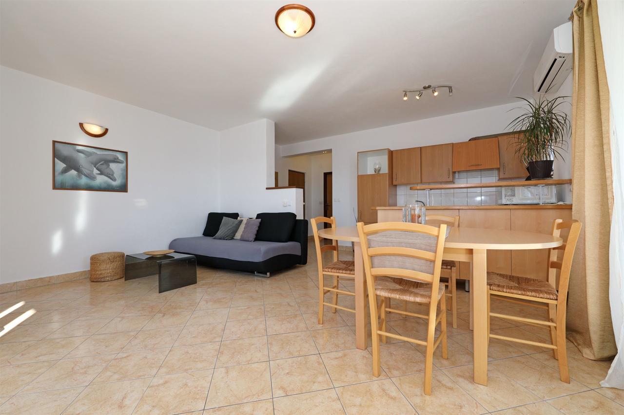 Apartments Snjezana Tisno Ngoại thất bức ảnh