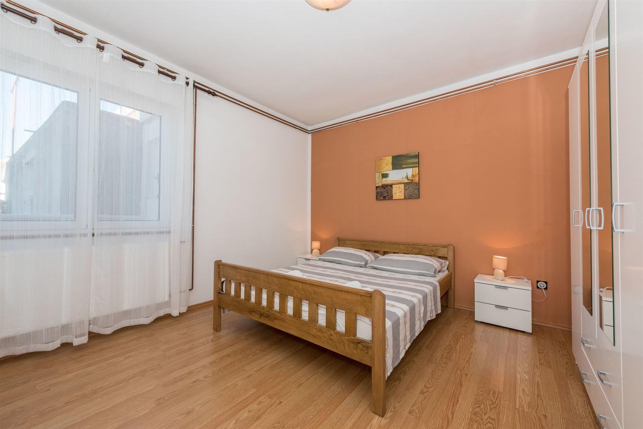 Apartments Snjezana Tisno Ngoại thất bức ảnh