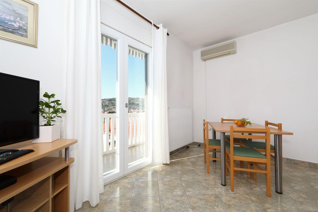 Apartments Snjezana Tisno Ngoại thất bức ảnh