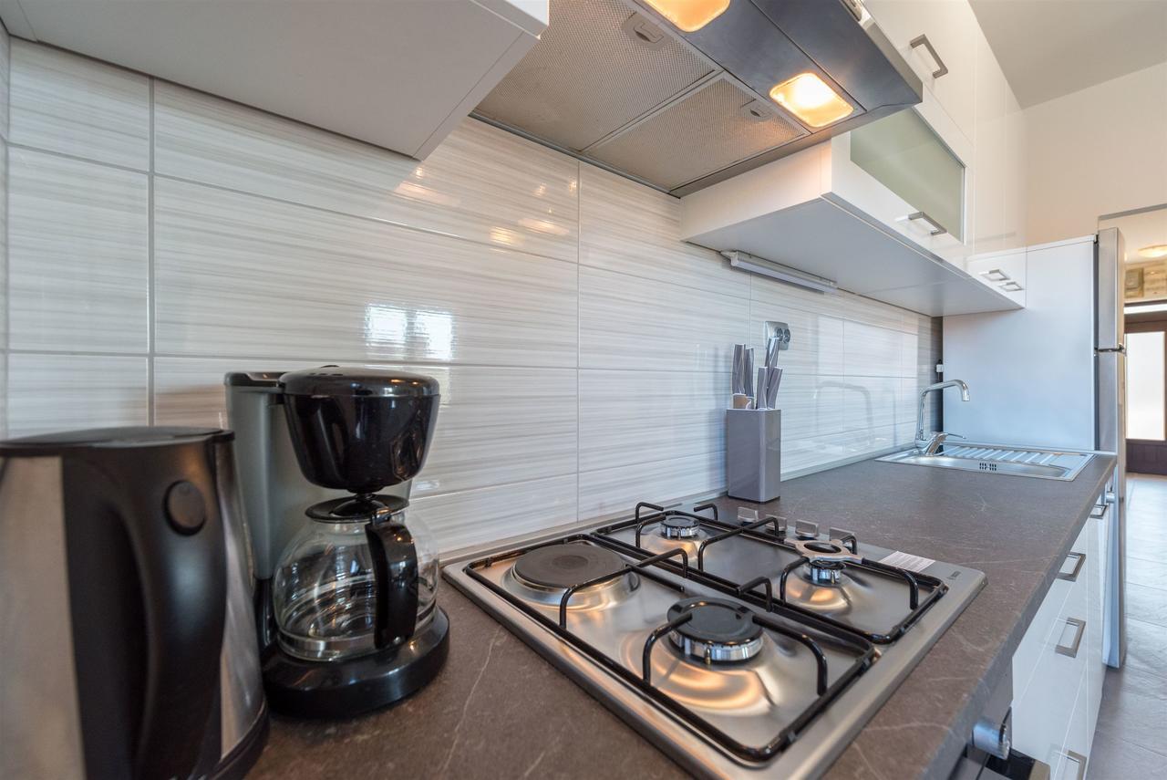 Apartments Snjezana Tisno Ngoại thất bức ảnh