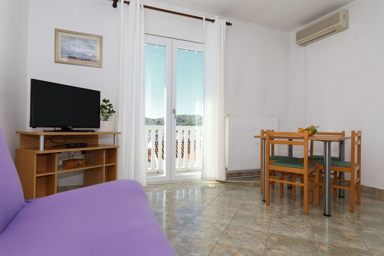 Apartments Snjezana Tisno Ngoại thất bức ảnh